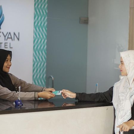 Sofyan Hotel Soepomo Giacarta Esterno foto