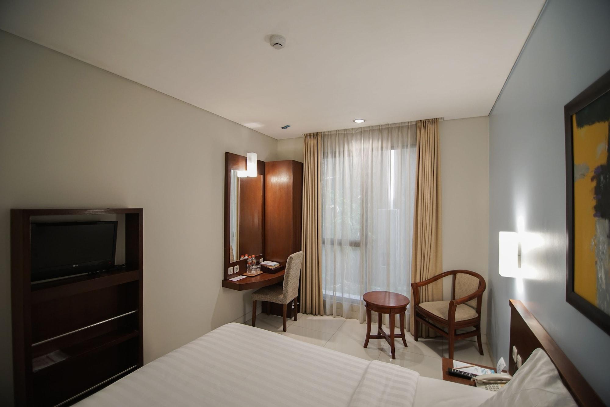 Sofyan Hotel Soepomo Giacarta Esterno foto