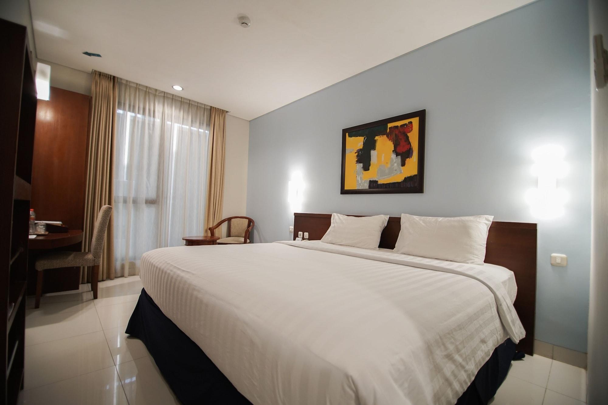 Sofyan Hotel Soepomo Giacarta Esterno foto