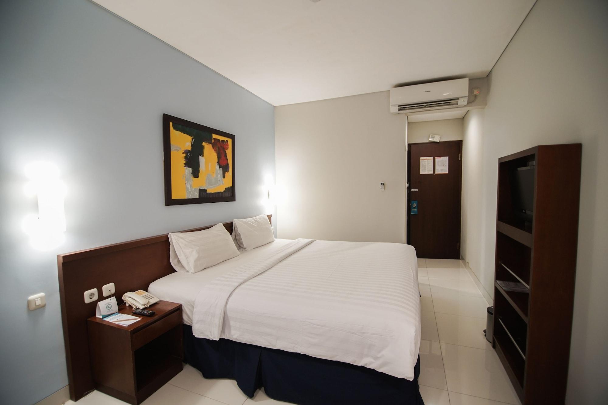 Sofyan Hotel Soepomo Giacarta Esterno foto
