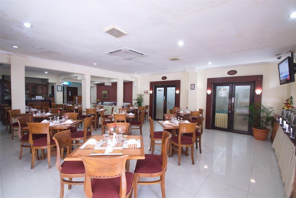 Sofyan Hotel Soepomo Giacarta Esterno foto