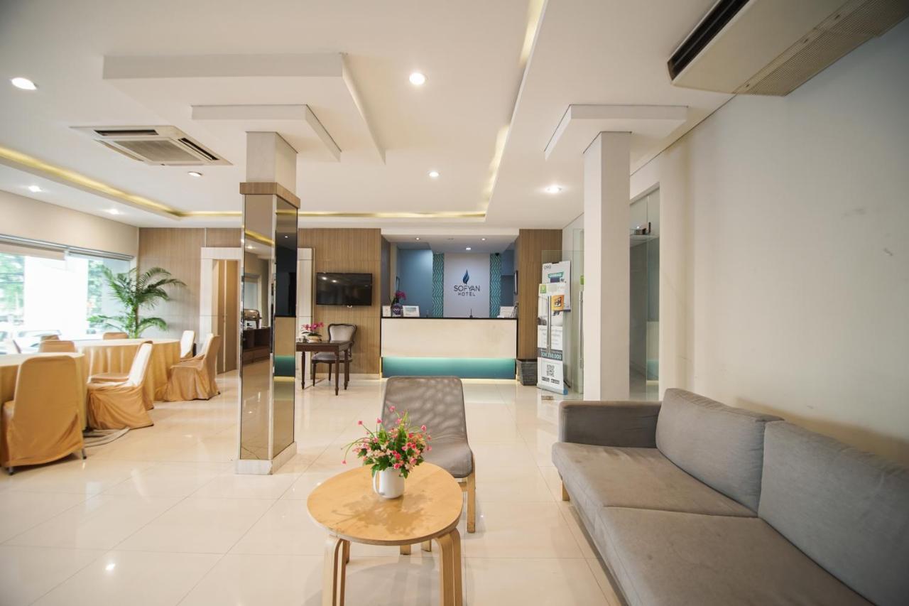 Sofyan Hotel Soepomo Giacarta Esterno foto