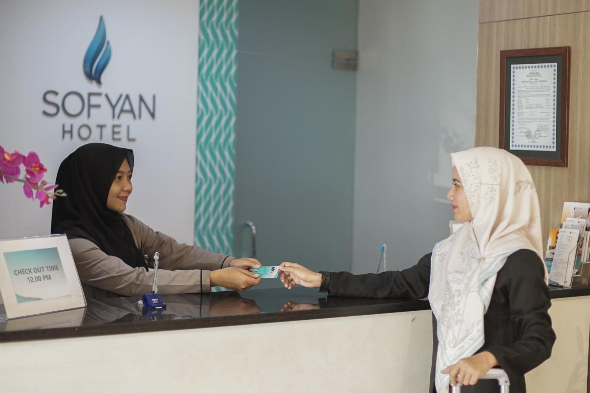 Sofyan Hotel Soepomo Giacarta Esterno foto