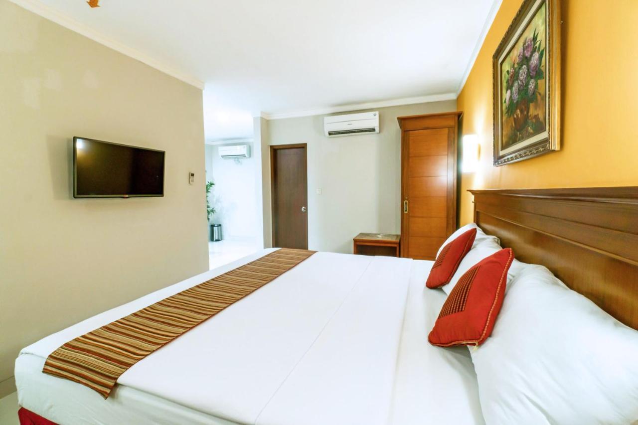 Sofyan Hotel Soepomo Giacarta Esterno foto